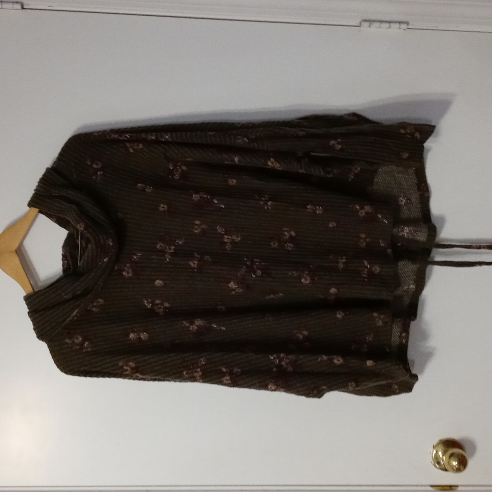 Olive green floral print top